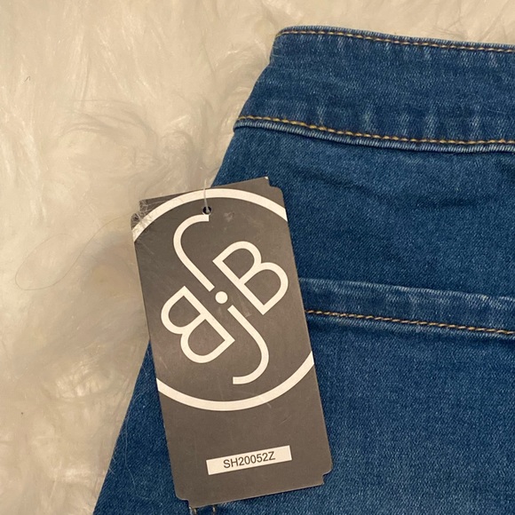 Boom Boom Super Hi-Rise Jeans Shorts, Highwaisted Denim Shorts, size 3 - Picture 12 of 16